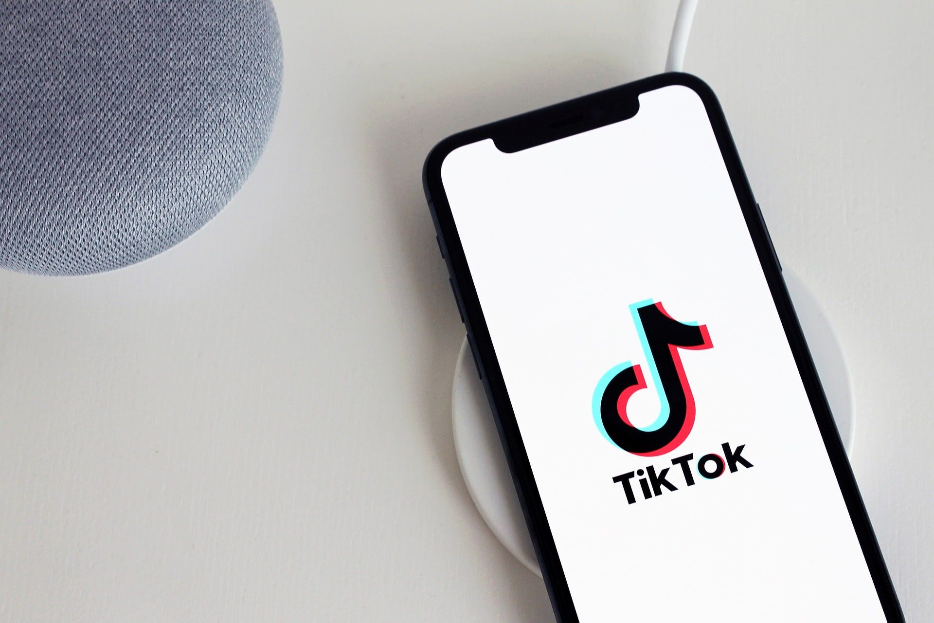 Best 7 apps like Tiktok in December 2023. Voted by AI & Users!